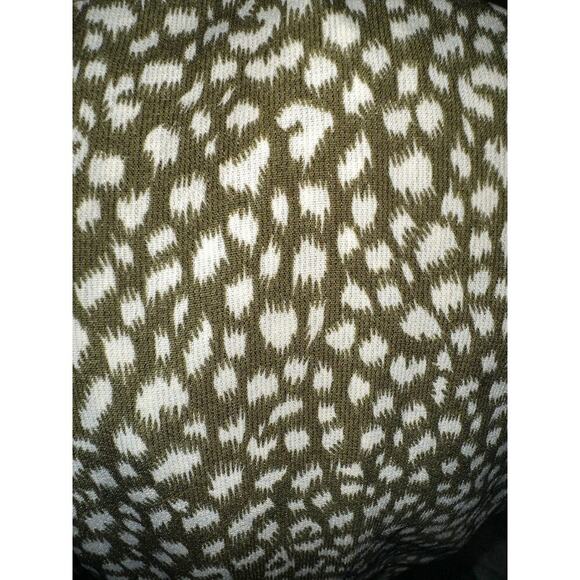2/$25  Size 12 •  Large • BloomChic • Leopard Print V Neck Ruffle Sleeve Blouse - Picture 5 of 5